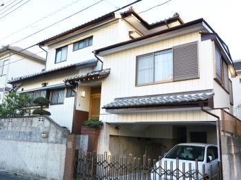 雨漏りの原因を見つけるのは難しいとも言われます。再発しないよう、徹底した調査のもと補修し、塗装を行いました。