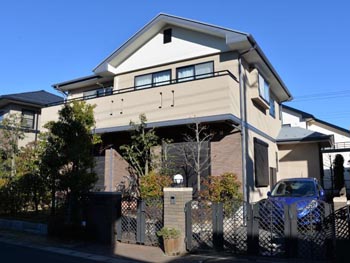 せっかく塗り替えるなら、機能性の高いものを、と思い、ガイナで塗装する事に決めました。