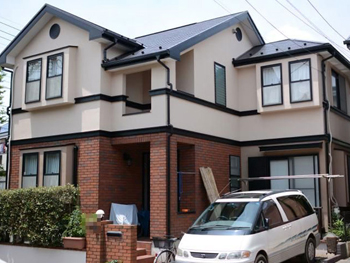 現場調査時には隅々まで診断し、報告書提出。塗装中も安心安全な作業を行わせていただきました！