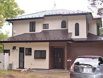 お家を塗装する前に、イメージの作成をカラーシミュレーションでお客様と一緒に行いました。