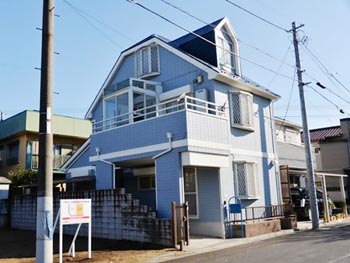 外壁は、汚れにくい塗料として、ナノコンポジットW仕様。屋根は、耐久性を有する塗料、パワーシリコンマイルドⅡ仕様。