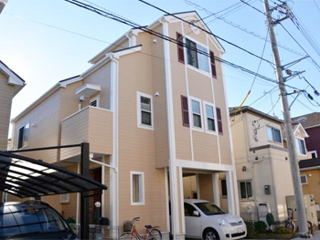 汚れに強い光触媒塗料で外壁塗装を行いました。紫外線の力で汚れを分解させ雨で洗い流します。