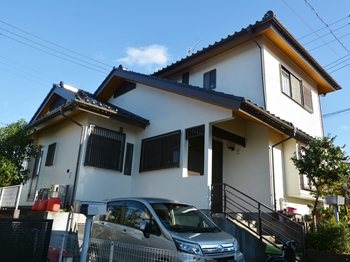 外壁は汚れが付きにくく、耐火性があります。屋根は太陽光の強力な紫外線から守り、劣化を防ぎます。