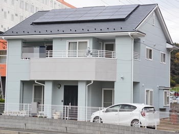 フッ素樹脂塗装よりも高い耐候性を長期に渡り美観を維持し、保護します。