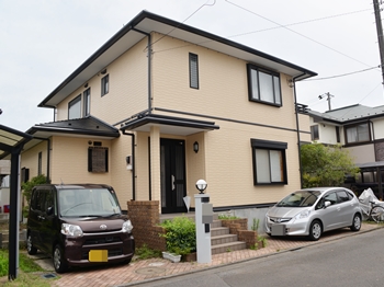 外壁は、遮熱性に優れた塗料を使用し、建物の表面温度上昇を抑え室内の温度上昇を和らげます。高耐性技術によりキレイを長く保ちます。