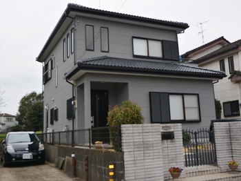 汚れの目立ちにくいカラーで塗替えし、がらりと印象がかわりスタイリッシュで恰好良い外観になりました。