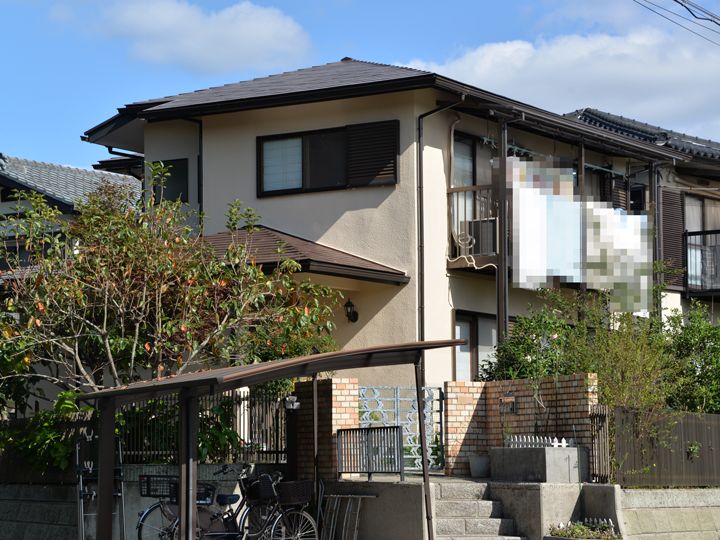 外壁は、フッ素樹脂を凌ぐ耐候性が建物の美観を長期にわたり維持し保護します。屋根は優れた浸透力でくさび効果を発生し高い密着性を発揮します。