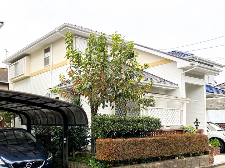 外壁は、しっくい調の仕上がりで汚れがつきにくく、防カビ・防藻性に優れています。