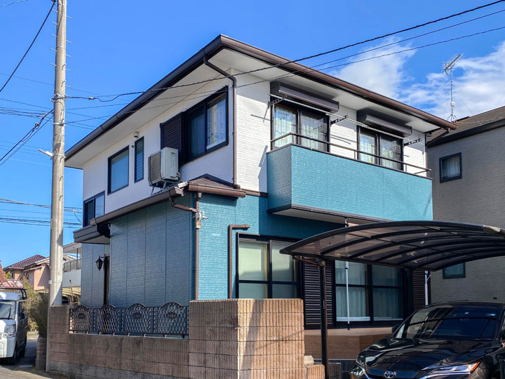 外壁は、高耐候性、低汚染性、防藻・防カビ、透湿性によって長時間にわたり遮熱性能と建物を維持します。