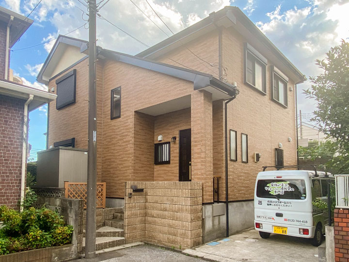 外壁は、表面に付着した汚れを、雨が浮かせて流すことができます。防カビ、防藻性がありカビ菌や藻の発生を長期にわたり抑制することができます。