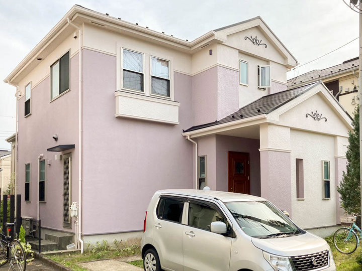 外壁は、最高クラスの透湿性を発揮し、雨などの水滴は通さずに水蒸気を逃す性質を持ちます。紫外線や熱などの劣化要因に強い塗膜が美しい仕上りを永く守ります。