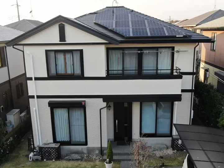 日当たりや雨風の影響を受けやすい面を中心に、塗膜の劣化が見受けられました。