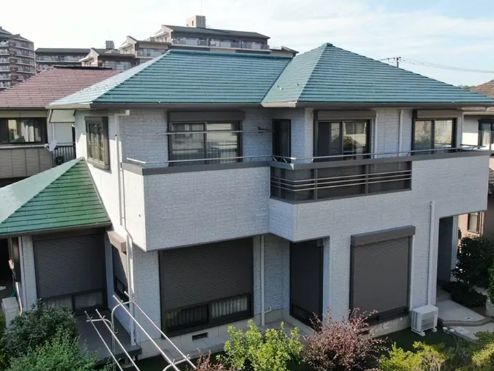 屋根、外壁の塗膜の劣化が確認取れました。