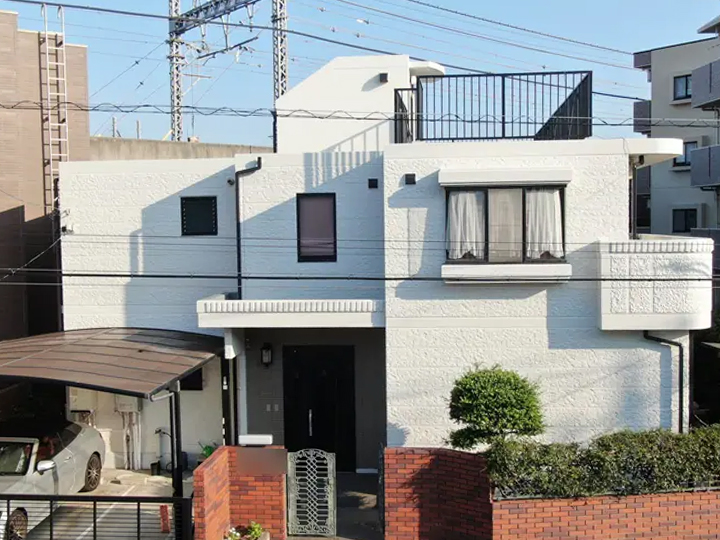 全体的な劣化と色褪せが見られました。