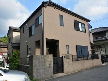 多彩模様の塗料、水性ペリアートＵＶで外壁塗装完了しました！