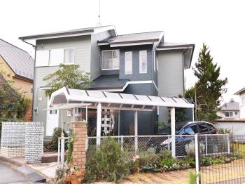 汚れにくくなる塗料で外壁を塗装しました。また、限りなくフッ素に近い塗料で屋根を仕上げました。