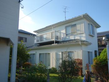 外壁の塗料は「汚れを洗い流す」セルフクリーニング機能で、汚れの悩みを解決します！