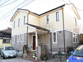 外壁や屋根に【良い塗料】を使っても、付帯が早く傷んでは意味がありません。だからこそ私たちは付帯にフッ素塗料をご提案しています。