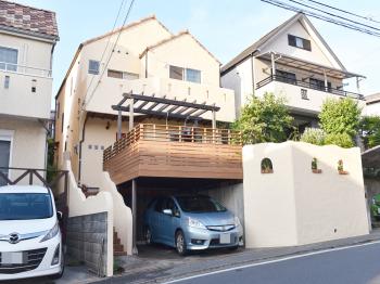 長期にわたり美観を維持する低汚染性を備えている外壁塗料のアレスシルクウォール。