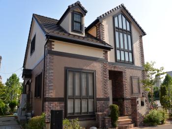 塗り終わったイメージを創るため、カラーシミュレーションで色のお打ち合わせを行いました！