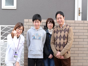 家の下地の状況等を調べて頂き適切な方法で対応して頂き、又、現場作業もていねいに実施して頂きました。